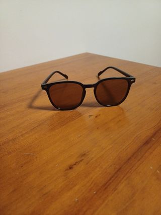Gafas sol modernas - marrón
