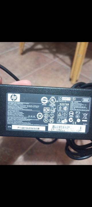 Cargador HP portátil