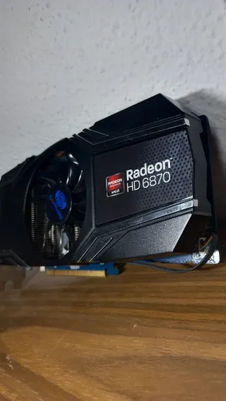 Tarjeta gráfica Radeon HD 6870