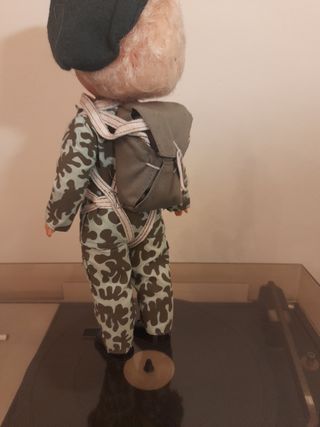 Muñeca paracaidista. HECHA EN ESPAÑA .    "RARA"