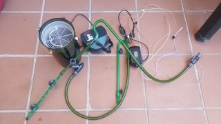 Pecera 120L con depuradoras, decoración y mueble.