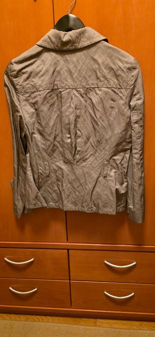 Chaqueta Laurèl beige metalizada
