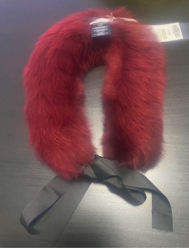 Estola de Pelo cordeiro Vermelha - Gloria Ortiz