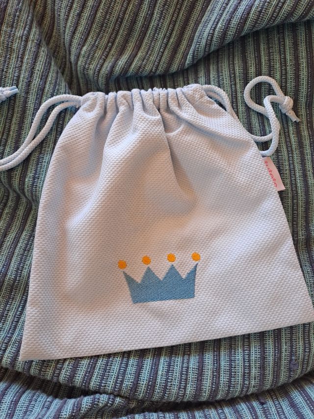 Bolsa bebé celeste con corona