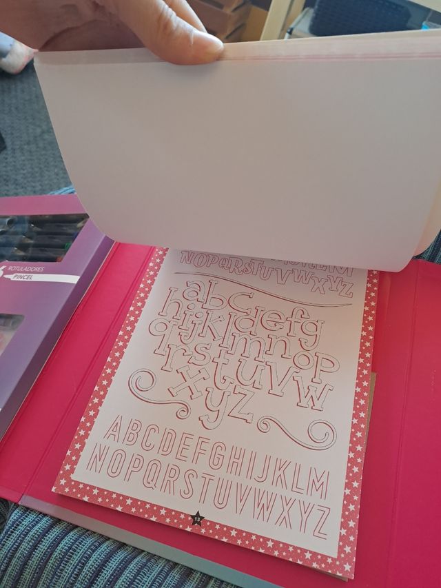 Super Girls: Estudio de Arte - Lettering