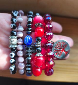 5 Pulseras de colores 