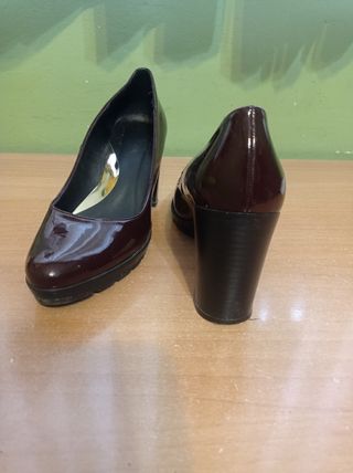 Zapatos tacón granate