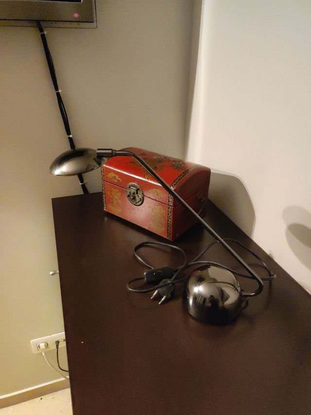 Lámpara escritorio metal negra