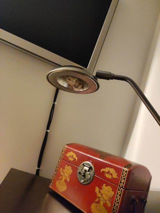 Lámpara escritorio metal negra