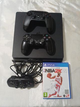 PS4 (PlayStation 4) - 3 mandos, 2 juegos