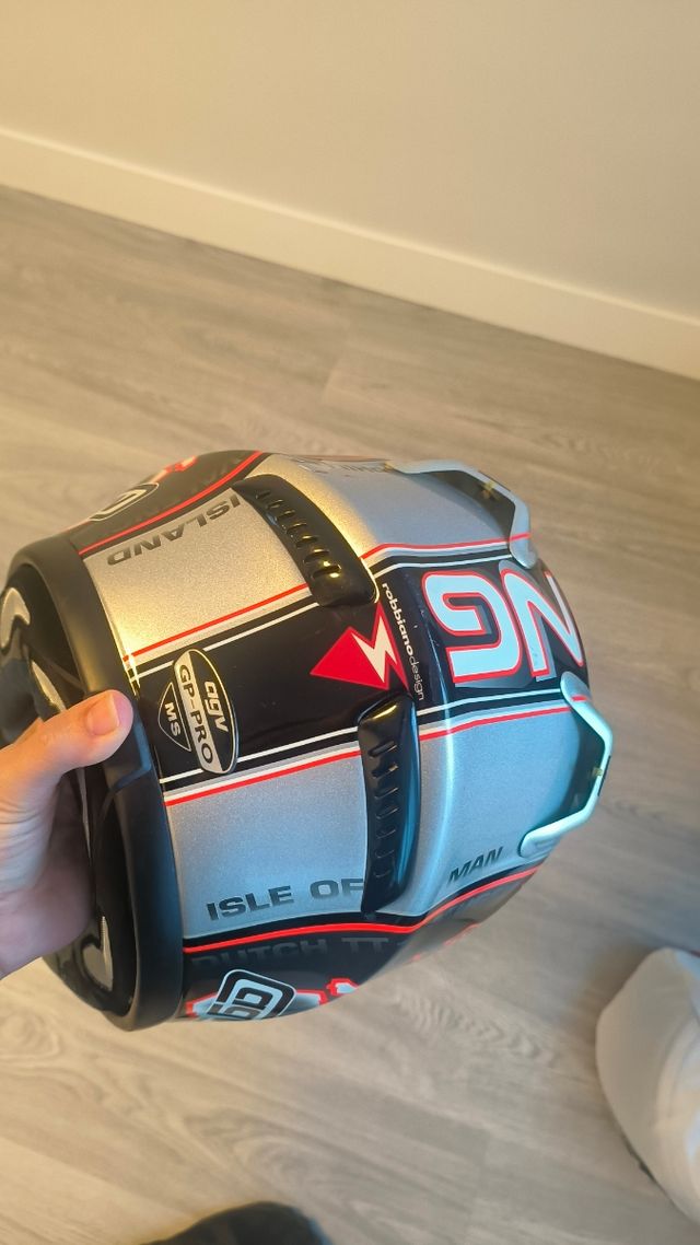 Casco AGV K-3 SV: ¡Como nuevo!