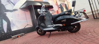 Moto Sumco Luna 125cc - Scooter negra