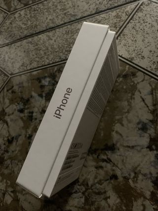 caja del iPhone 13 Rosa