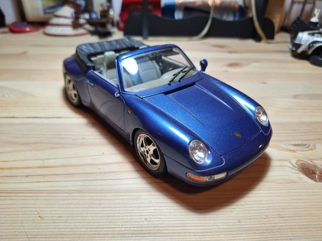 Porsche 911 Carrera Cabrio 1:18