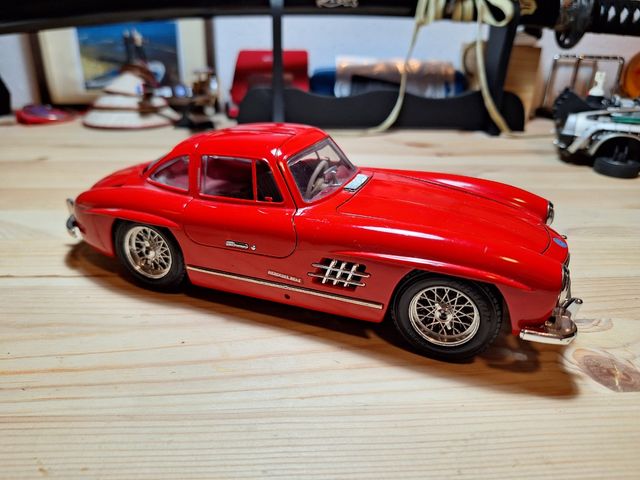 Mercedes-Benz 300 SL escala