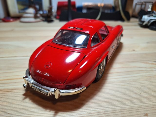 Mercedes-Benz 300 SL escala