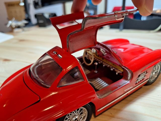 Mercedes-Benz 300 SL escala