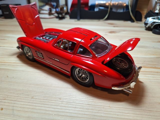 Mercedes-Benz 300 SL escala