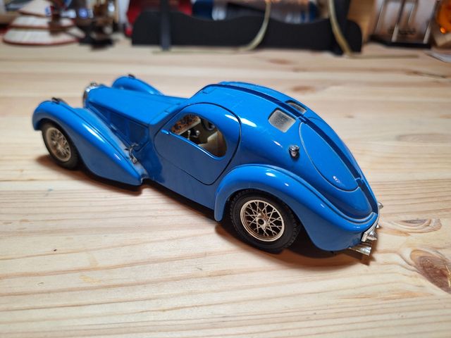 Miniatura Bugatti 57C Atalantic 1:24