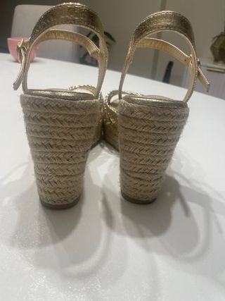 Cuñas doradas
