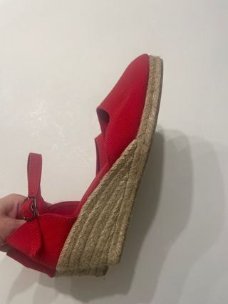 Zapatos cuña rojos Davonik