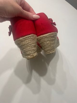 Zapatos cuña rojos Davonik