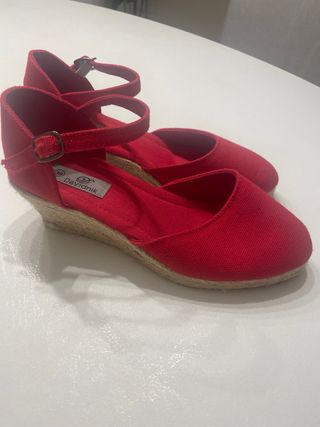 Zapatos cuña rojos Davonik