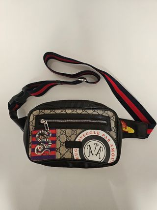 Riñonera Gucci negra y roja