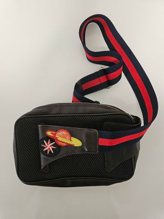 Riñonera Gucci negra y roja