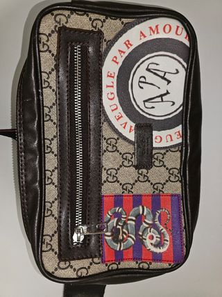 Riñonera Gucci negra y roja