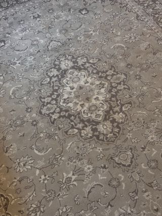 Alfombra oriental beige y gris