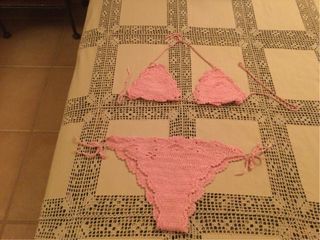 Bikini crochet rosa hecho a mano