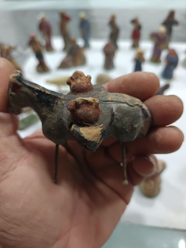 33 vecchie figure in argilla per Betlemme