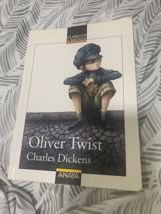 Oliver Twist (Clásicos a medida) (Spanish Edition)