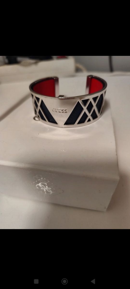 Brazalete Guess azul y plata