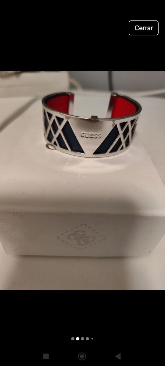 Brazalete Guess azul y plata