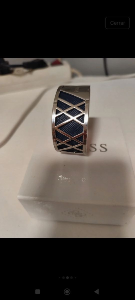 Brazalete Guess azul y plata