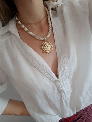 Collar Sol Dorado con Cordón