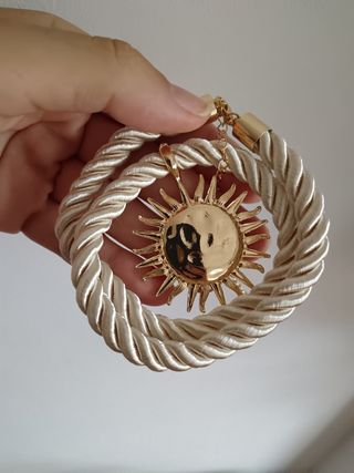 Collar Sol Dorado con Cordón