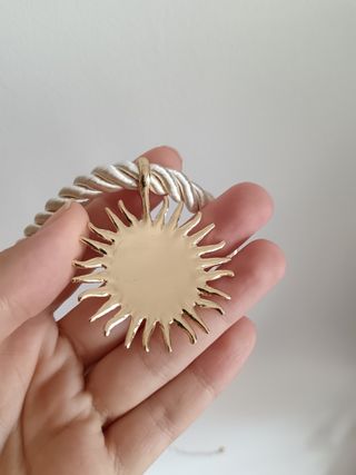Collar Sol Dorado con Cordón