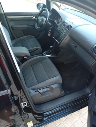 Volkswagen Touran 2011