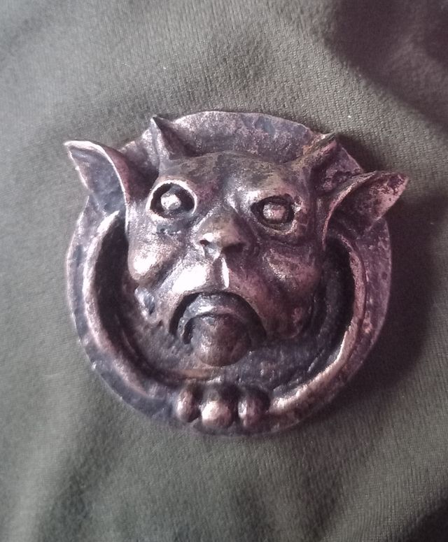 Broche aldabón  Labyrinth