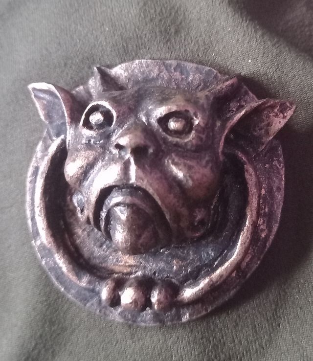 Broche aldabón  Labyrinth