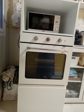 Horno ikea blanco con mueble y sistema de basuras 