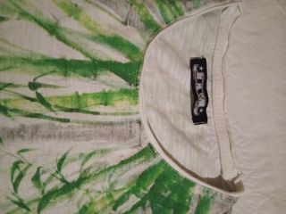 Tshirt uomo con foglie ed erba dipinti