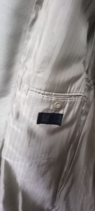 Traje beige caballero