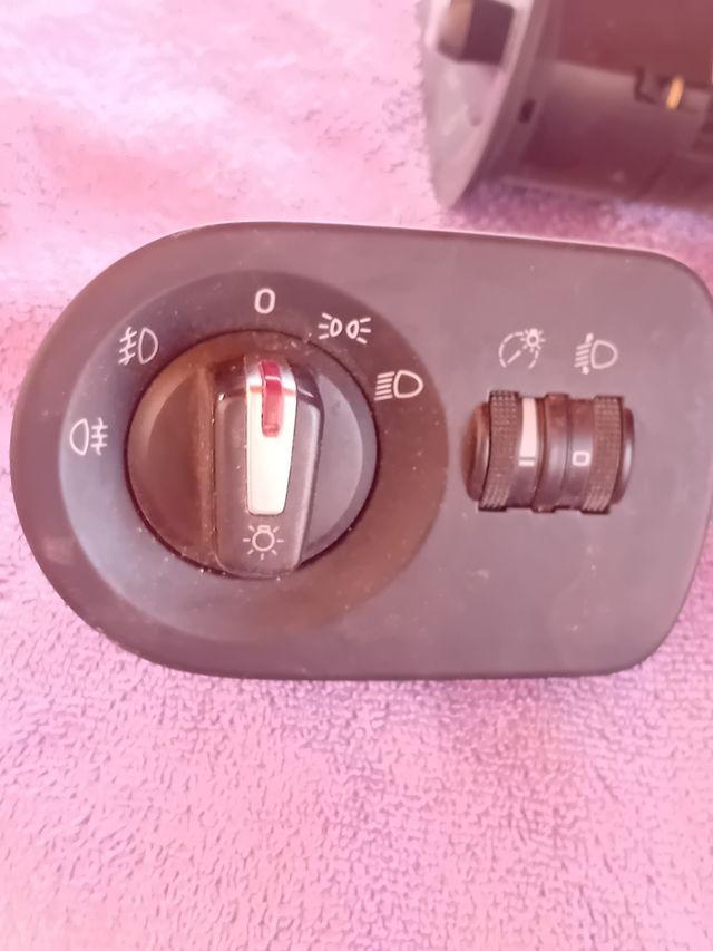Interruptor luces coche Seat León mk2
