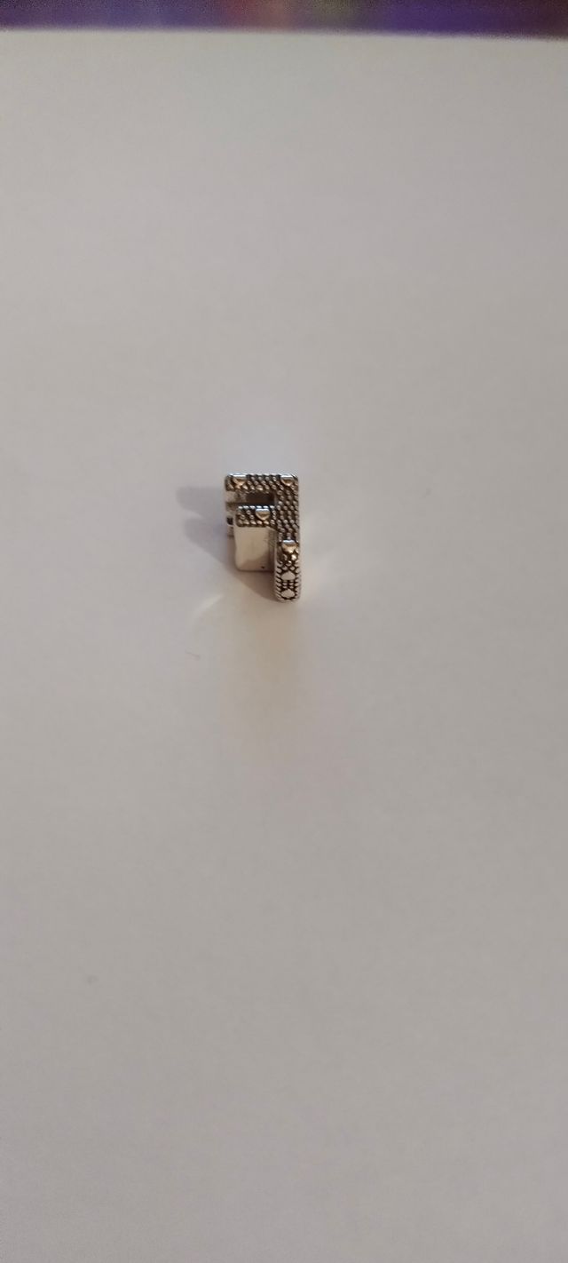 Charm Pandora Letra F Plata