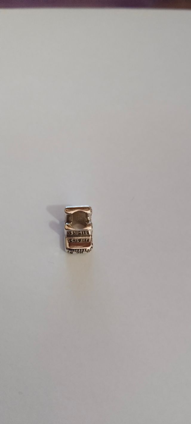 Charm Pandora Letra F Plata