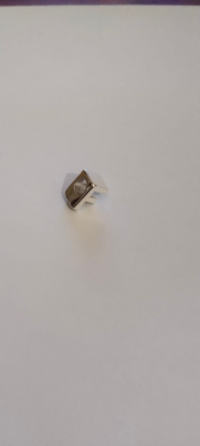 Charm Pandora Letra F Plata